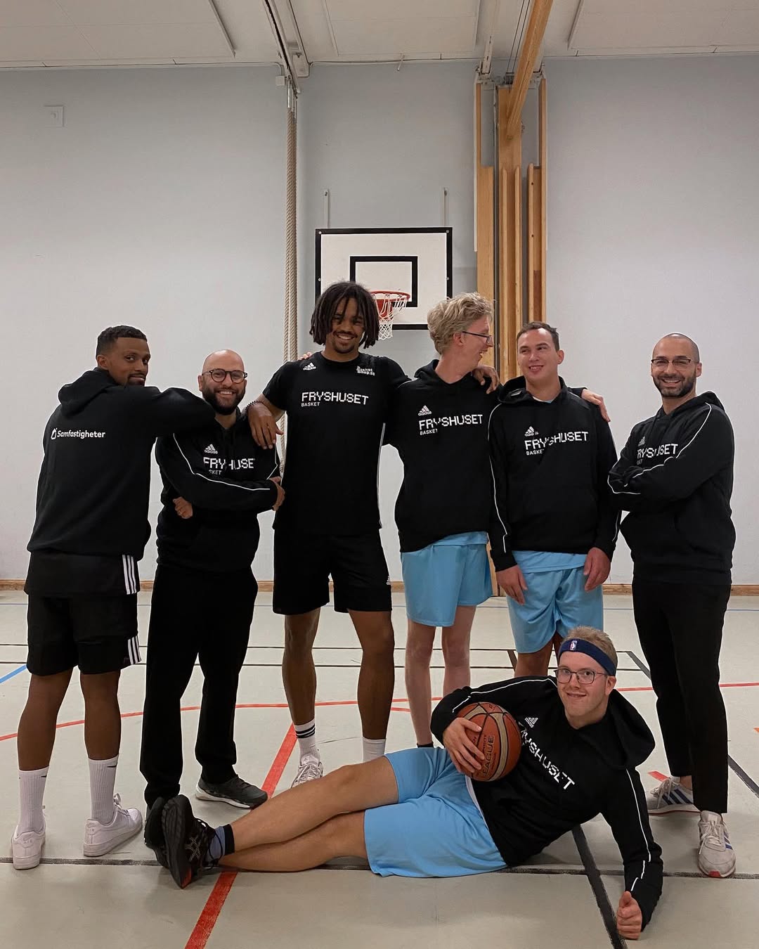 Poyan och Isbrytarna